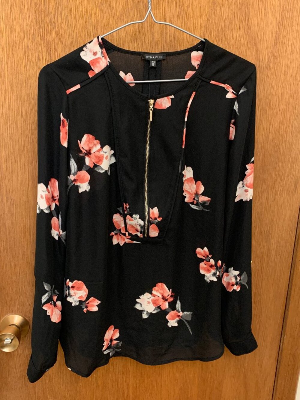 NWT - Dynamite black floral blouse - Size Small